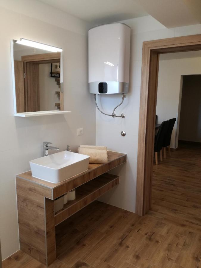 Apartments Gracia & Toni تروغير المظهر الخارجي الصورة